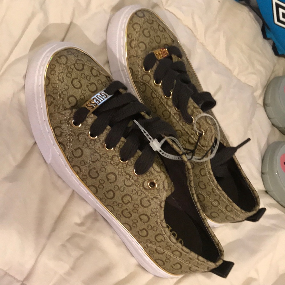 Guess girls shoes.  NWT. Size 5.5